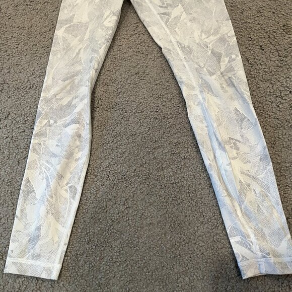 LULULEMON Wunder Under Hi-Rise Tights :Leggings  28" Jasmine White Multi Size 6 - Picture 3 of 7